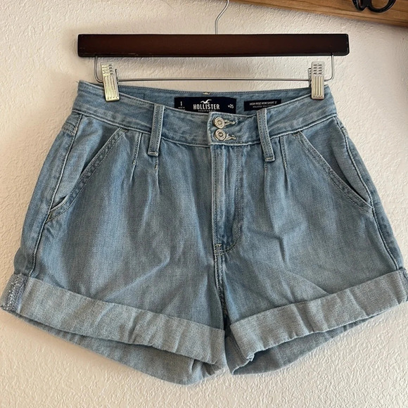 Hollister lot of 2 shorts. Distressed and Mom shorts size 1/25. - Picture 2 of 11
